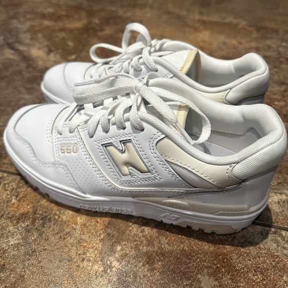 SOLD - NEW BALANCE 550 (new) - women size 7.5 - white linen - Picture 3 of 4